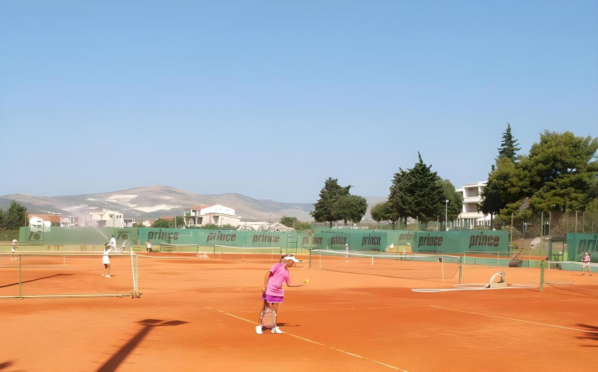 Elysium - Beautiful Family House With Heated Pool Vila