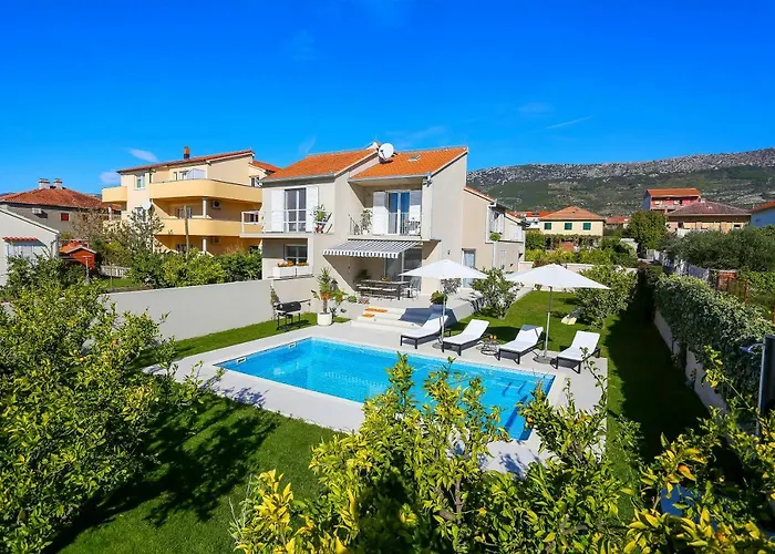 Villa Elysium - Beautiful Family House With Heated Pool