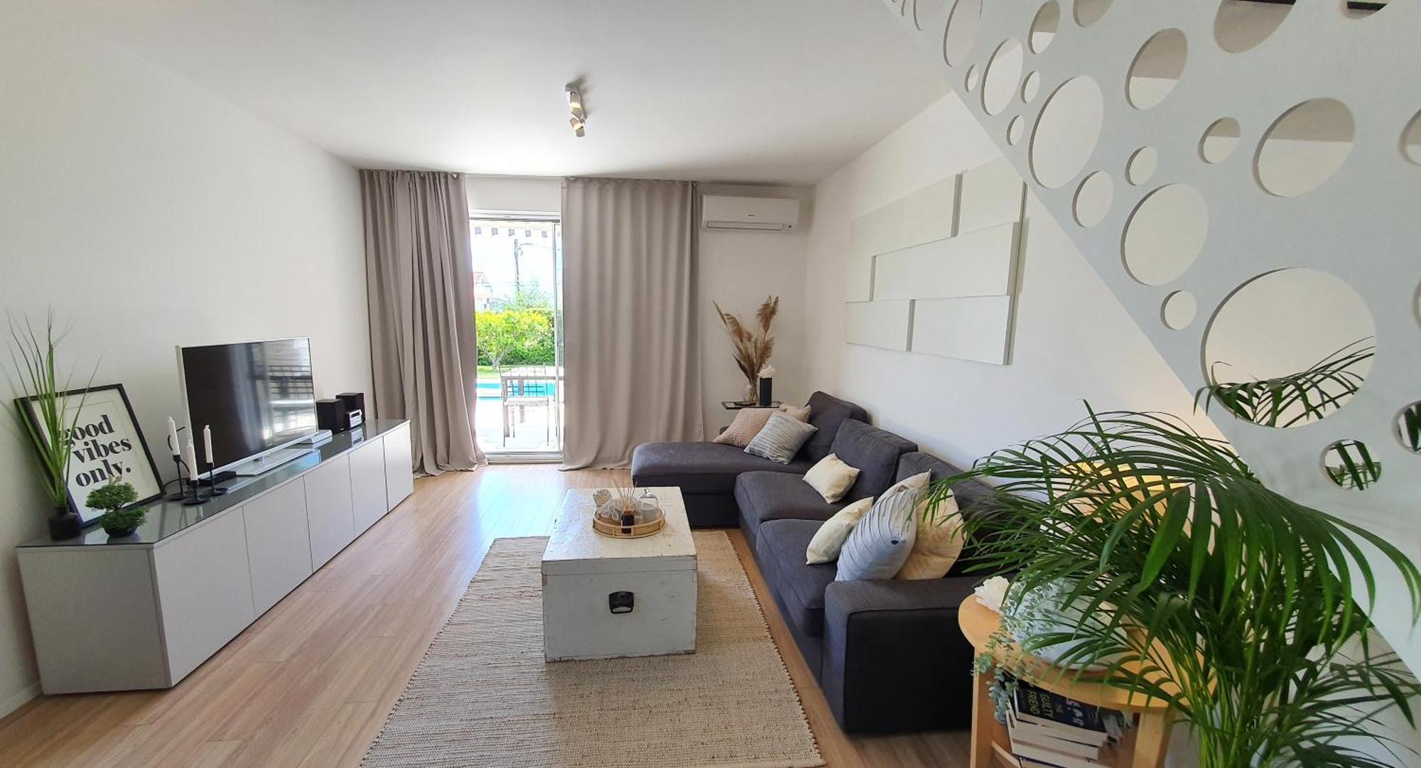 Elysium - Beautiful Family House With Heated Pool