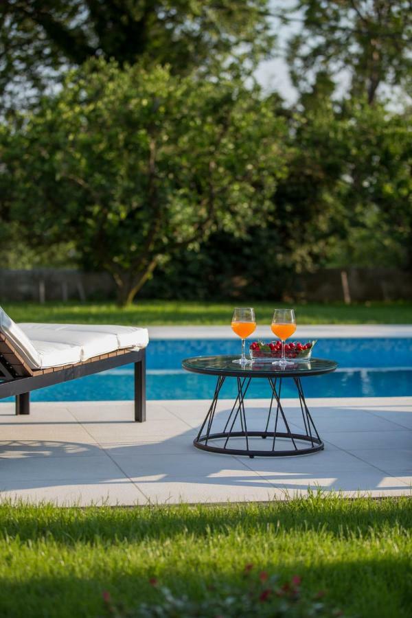 Elysium - Beautiful Family House With Heated Pool *