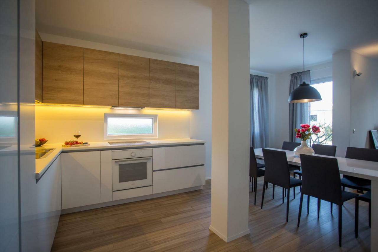 Elysium - Beautiful Family House With Heated Pool