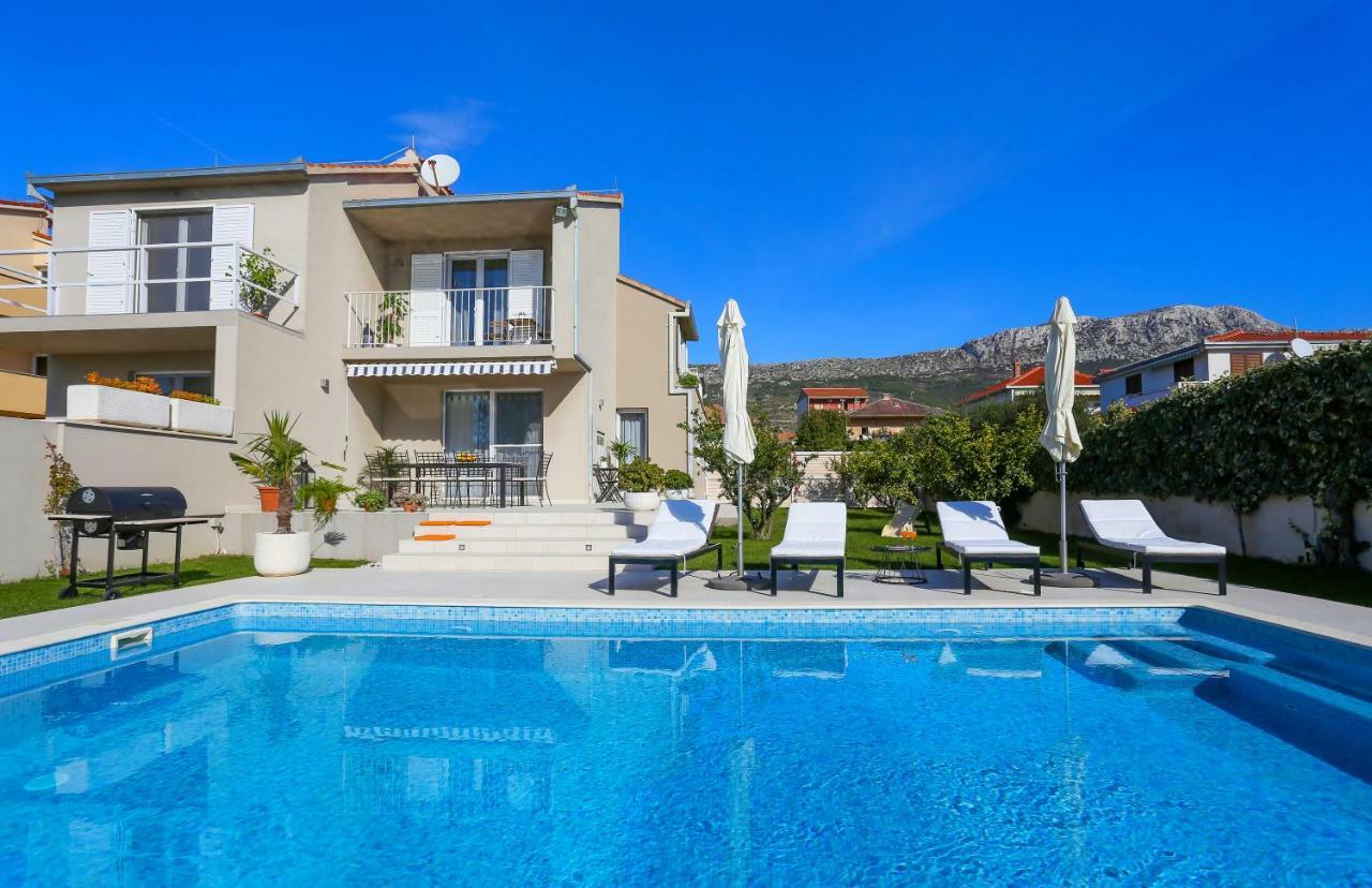 Elysium - Beautiful Family House With Heated Pool Villa *