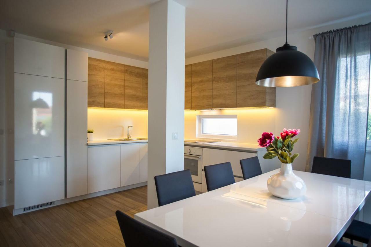 Villa Elysium - Beautiful Family House With Heated Pool