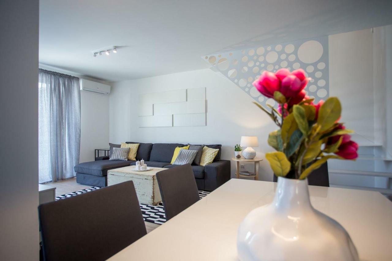 Elysium - Beautiful Family House With Heated Pool Villa *