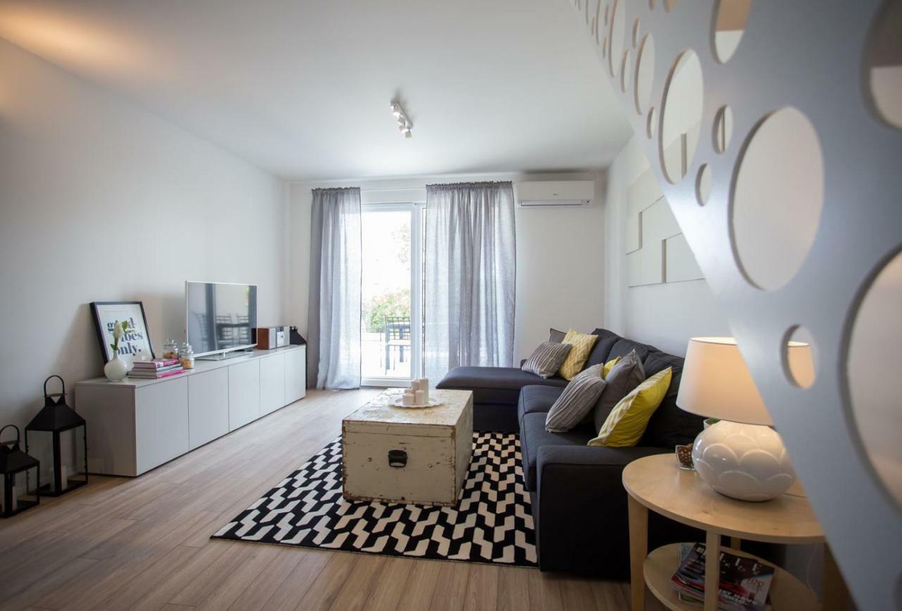 Elysium - Beautiful Family House With Heated Pool Villa *