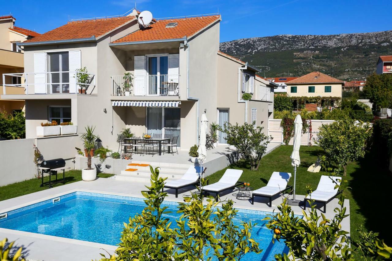Elysium - Beautiful Family House With Heated Pool Villa *